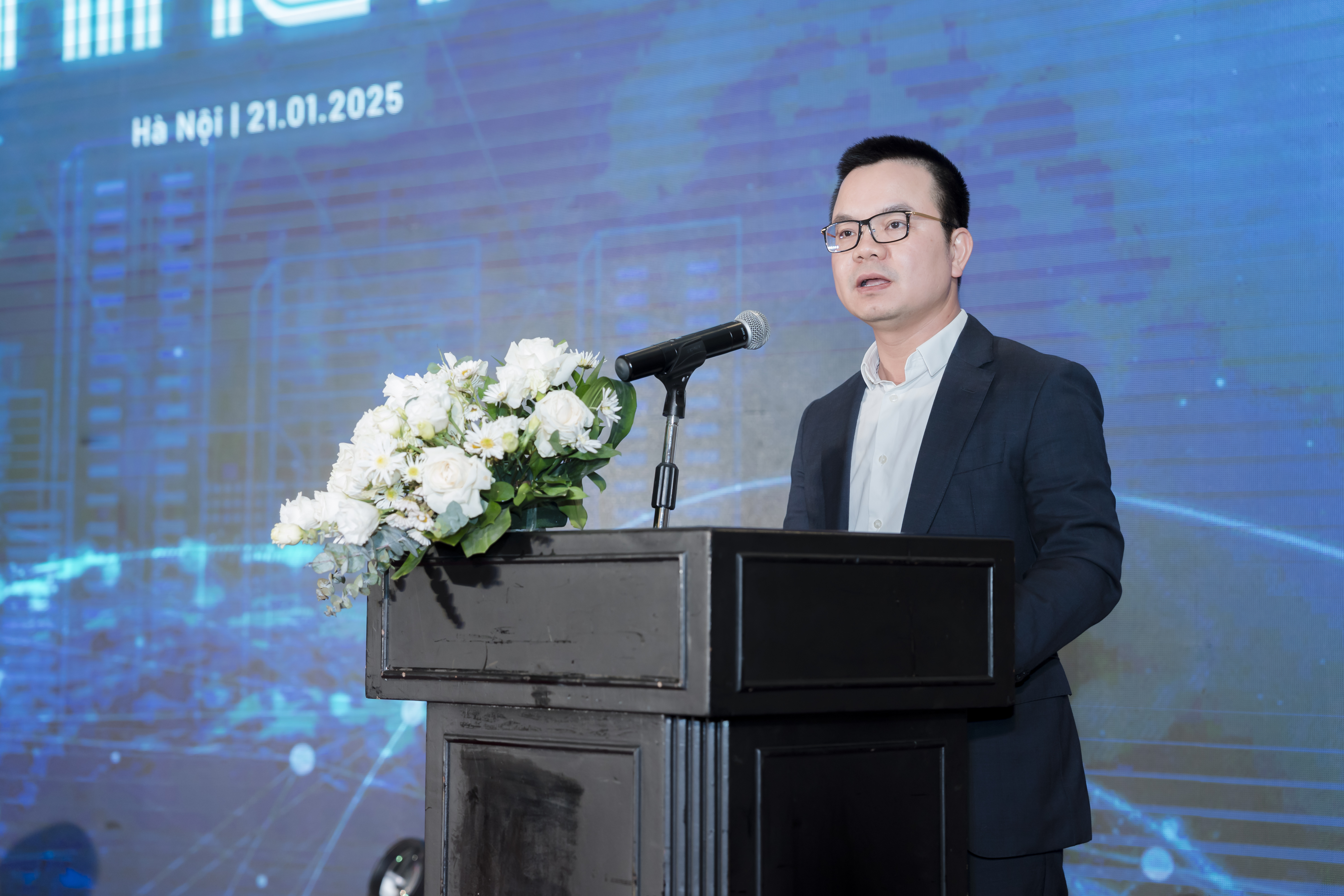 The General Director of Vilai Viet has expressed the determination to make 2025 the Turning Point of Vilai Viet.