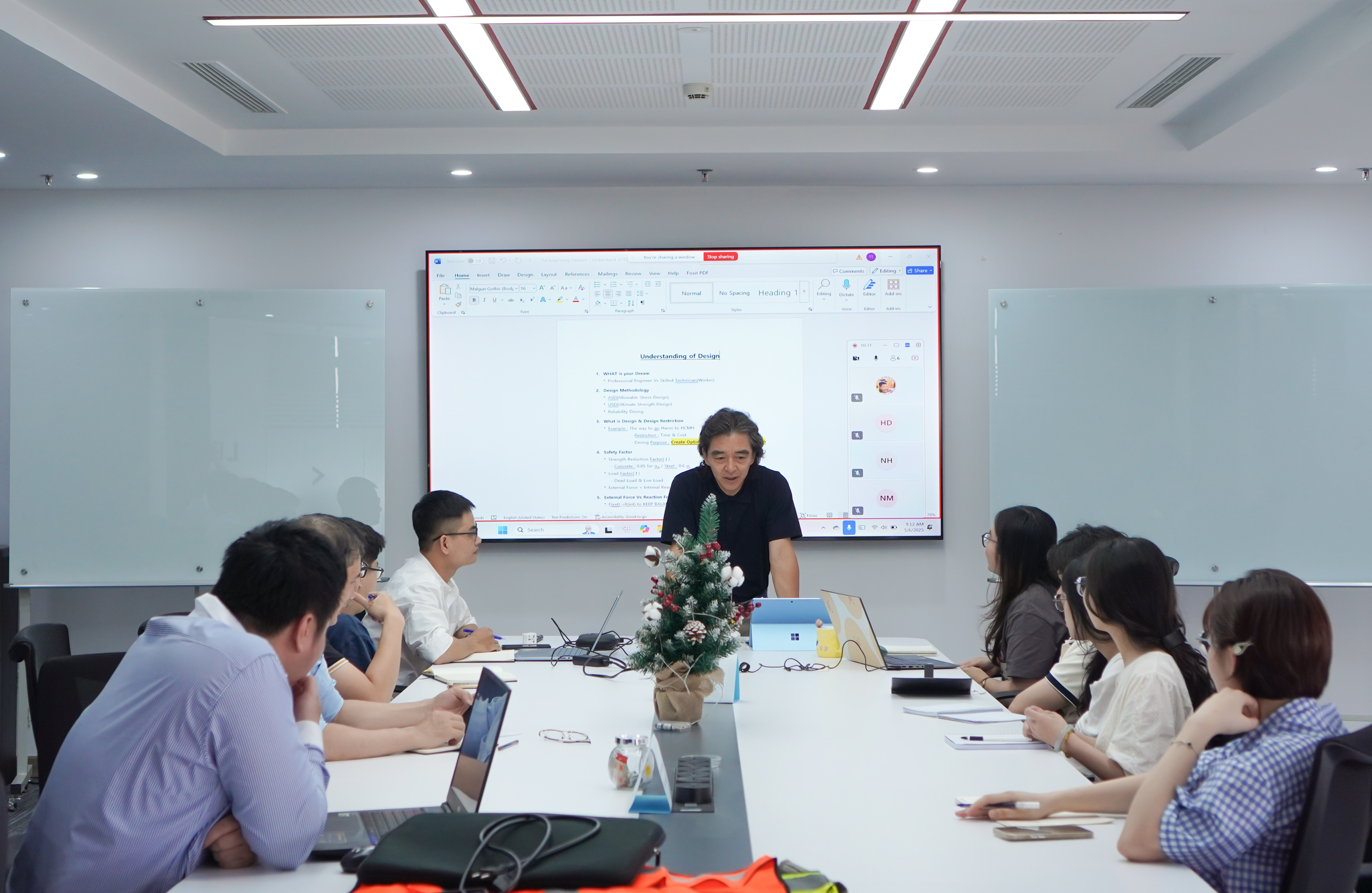 Buổi training kỹ sư điều phối bởi Tiến sĩ Kong Shyn Pyo.